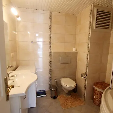 Apartment Banana A